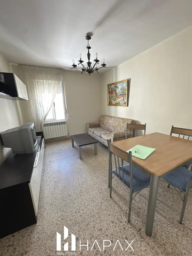 Sala d'estar de Pis en venda en Salamanca amb Calefacció, Traster i Moblat