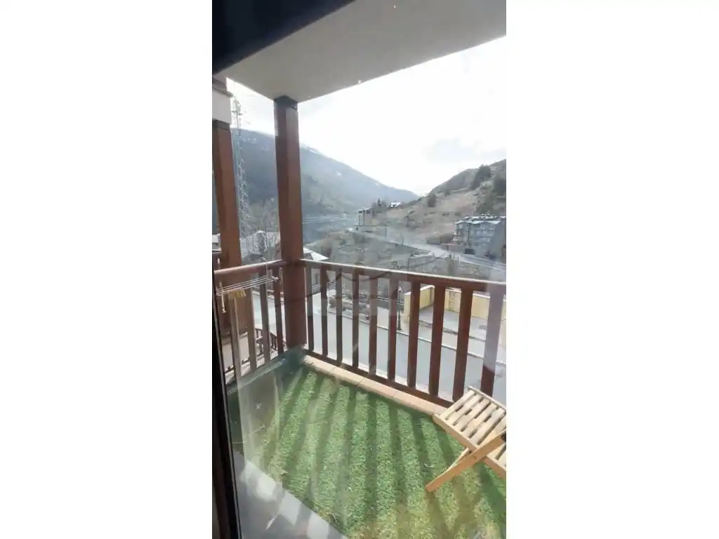Terrassa de Pis en venda en Canillo amb Moblat, Rentadora i Balcó