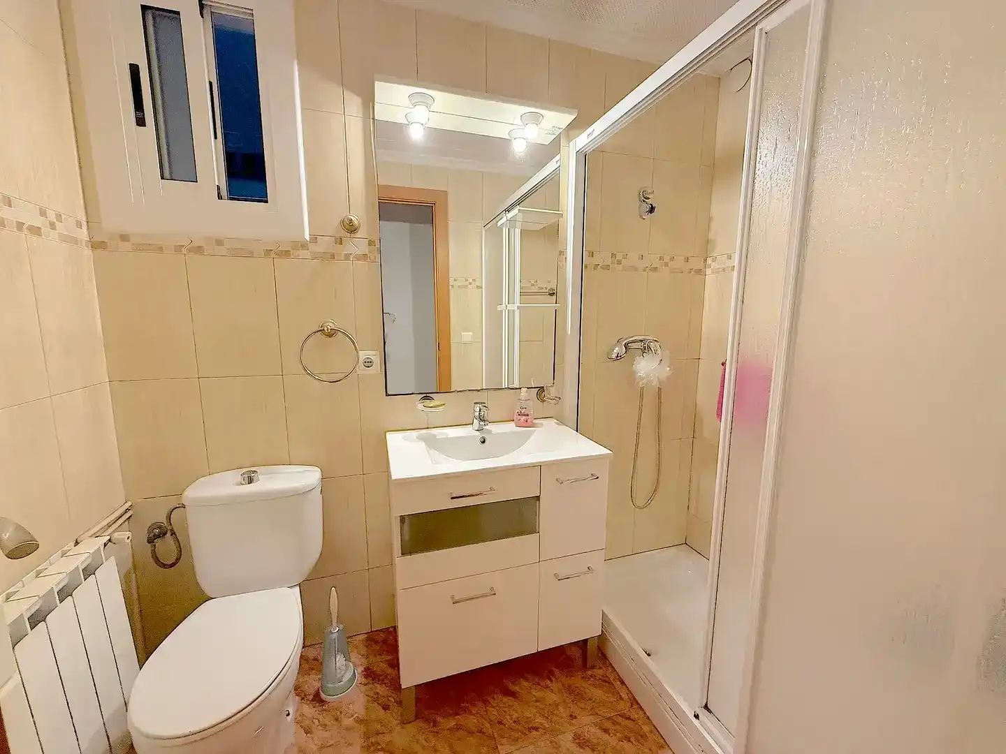 Bathroom of Flat for sale in Rubí  with Air Conditioner and Heating