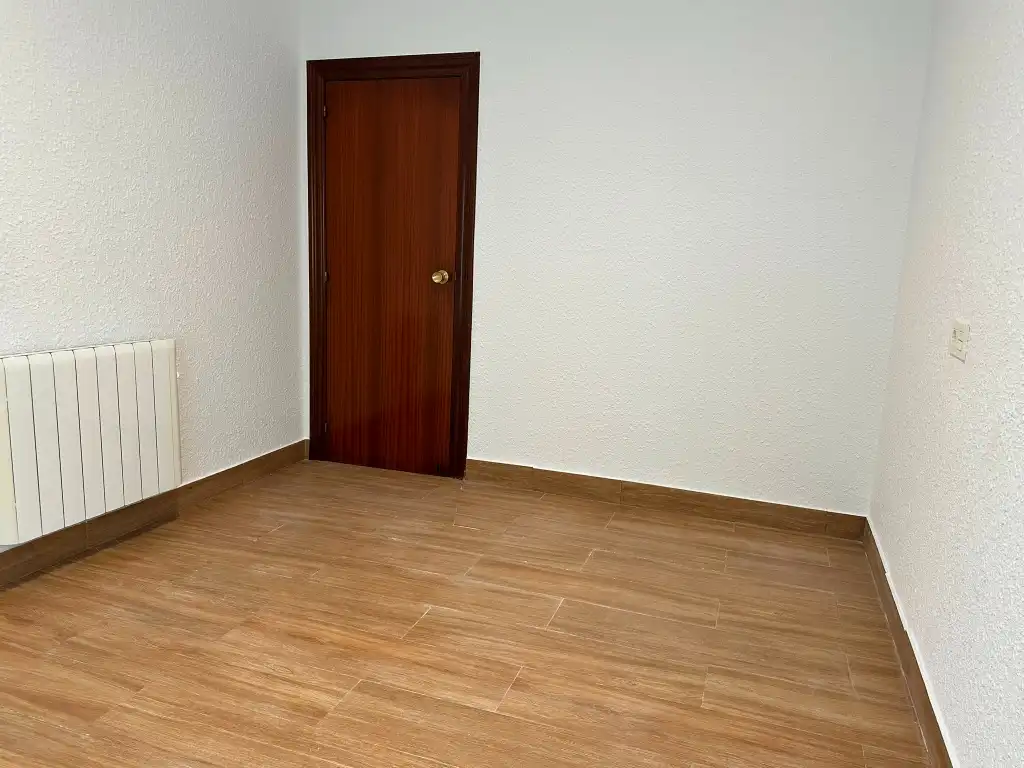 Habitación de Piso en venta en Gijón  con Calefacción y Horno