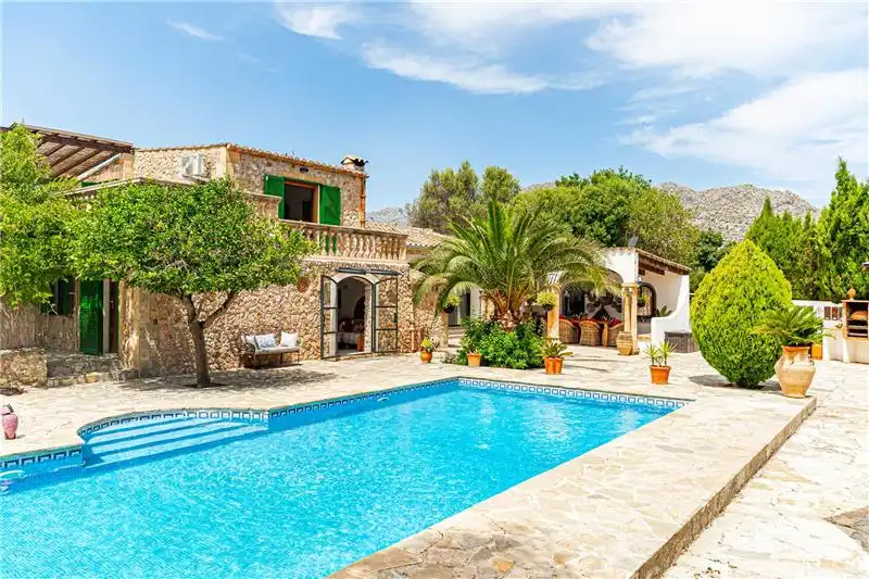 Vista exterior de Finca rústica en venda en Pollença amb Aire condicionat, Calefacció i Jardí privat
