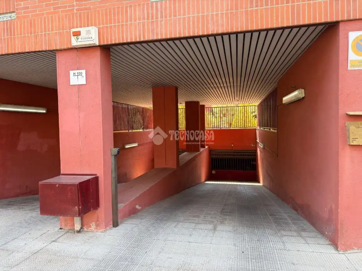 Parking of Garage for rent in Madrid