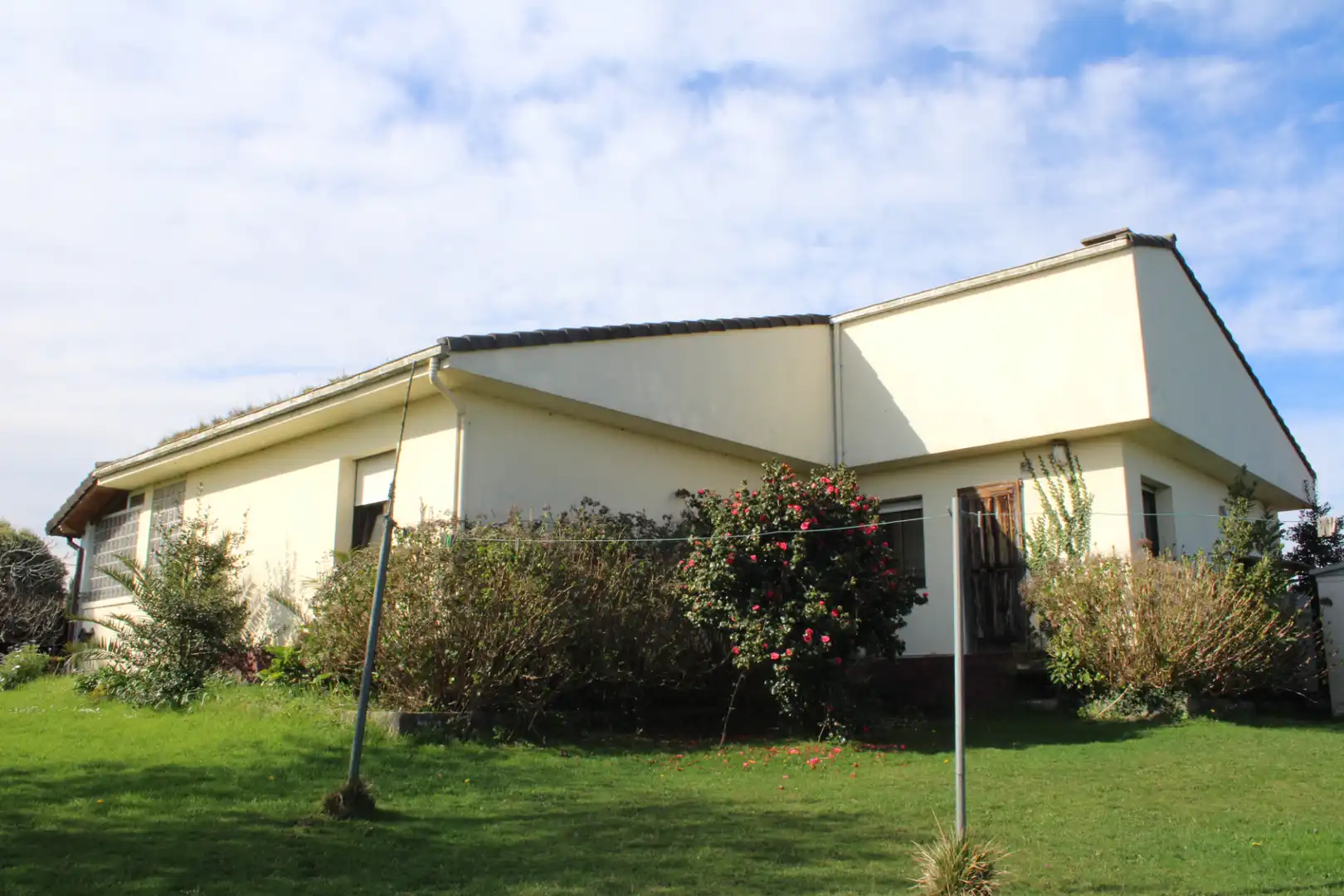 Vista exterior de Casa o xalet en venda en Villaviciosa amb Calefacció, Jardí privat i Terrassa