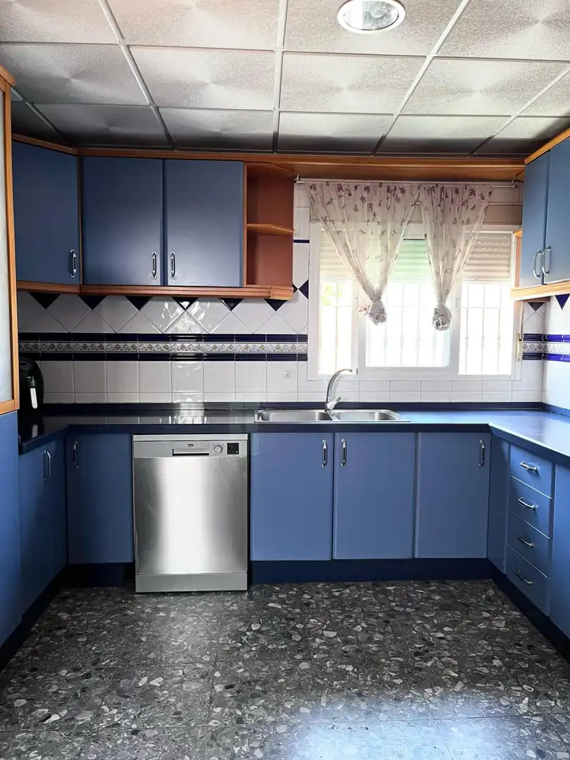 Kitchen of Houses for sale in Chiclana de la Frontera  with Private garden, Terrace and Balcony