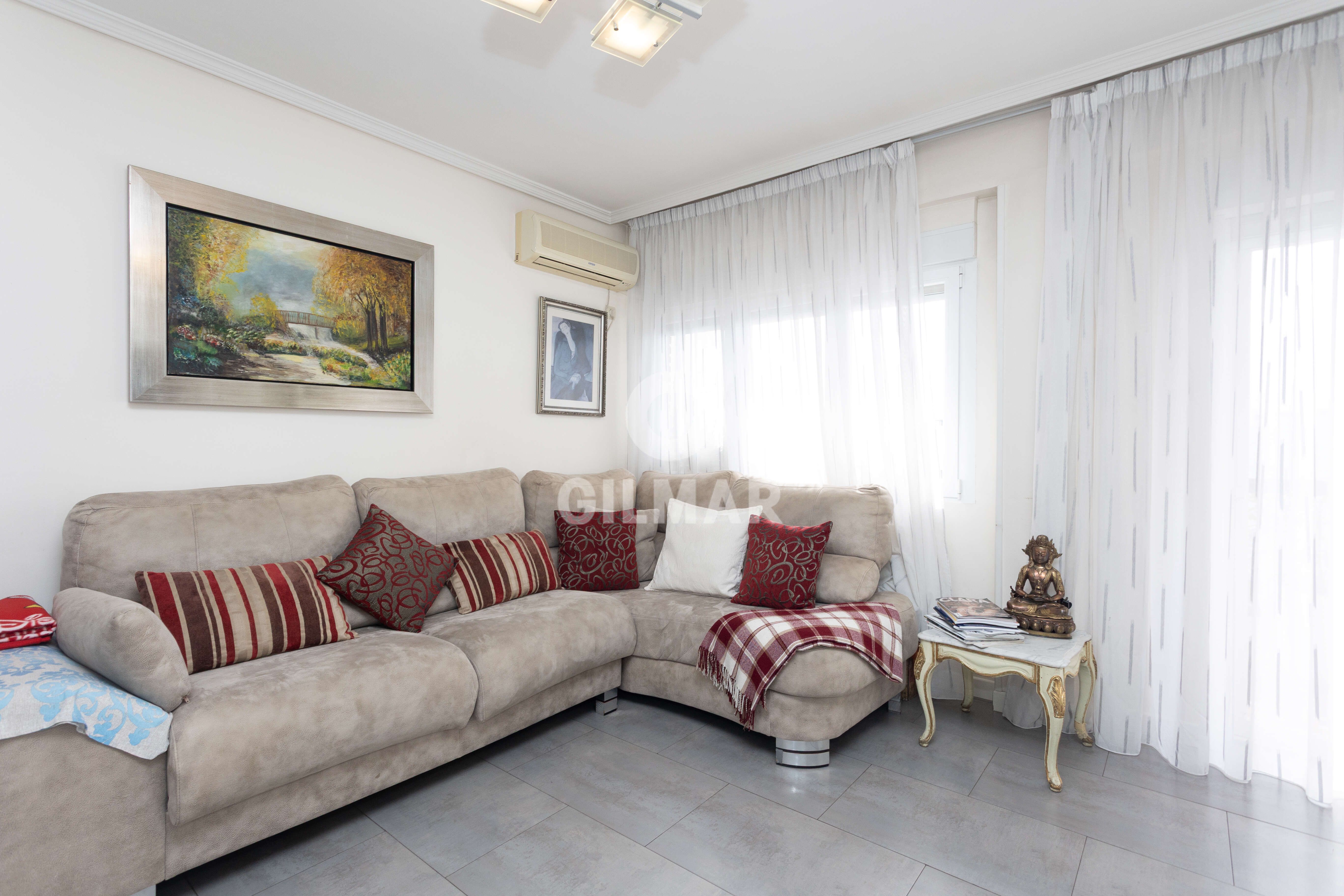 Sala de estar de Piso en venta en  Madrid Capital con Calefacción y Balcón