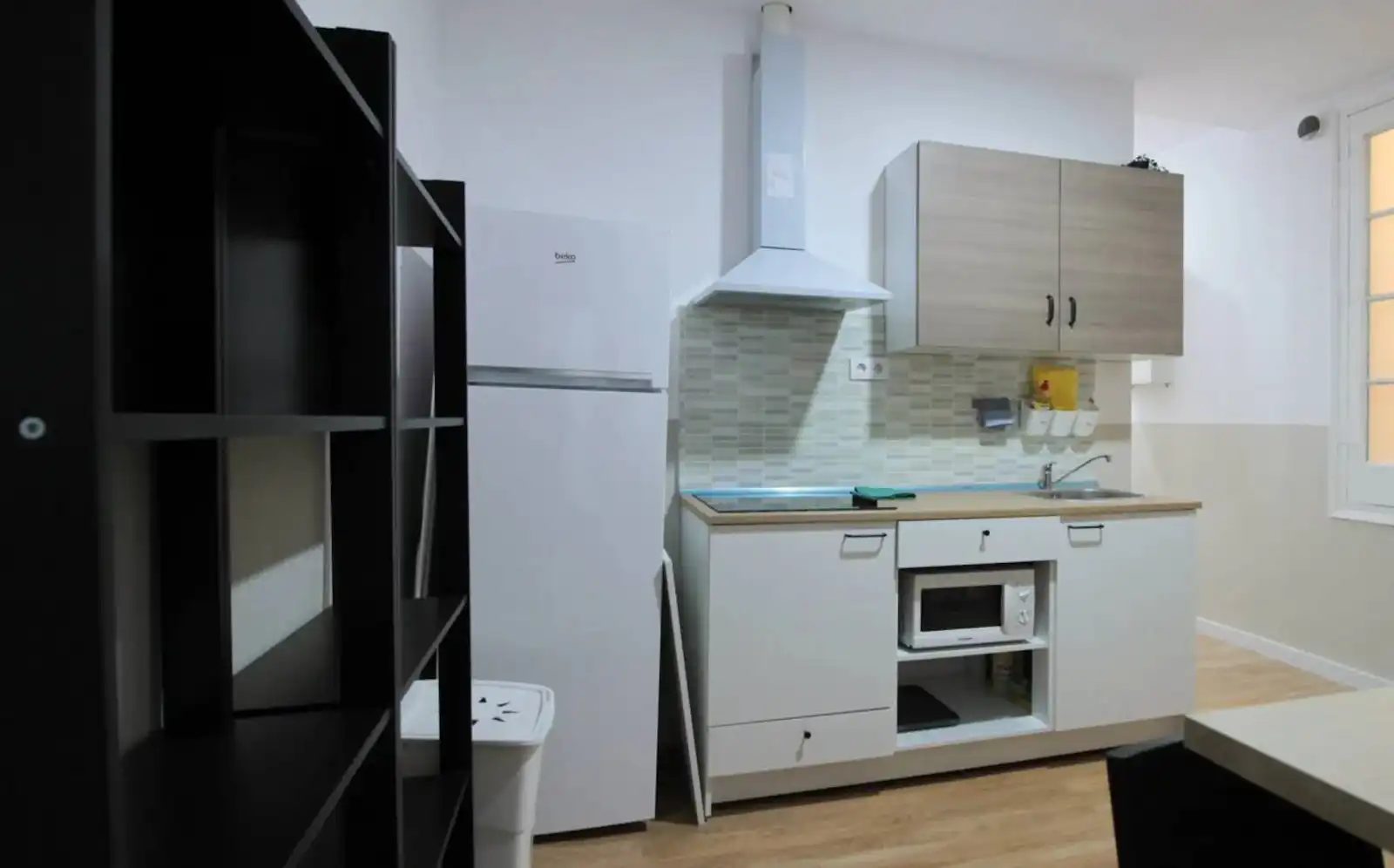 Kitchen of Flat for share in Ciutat Vella