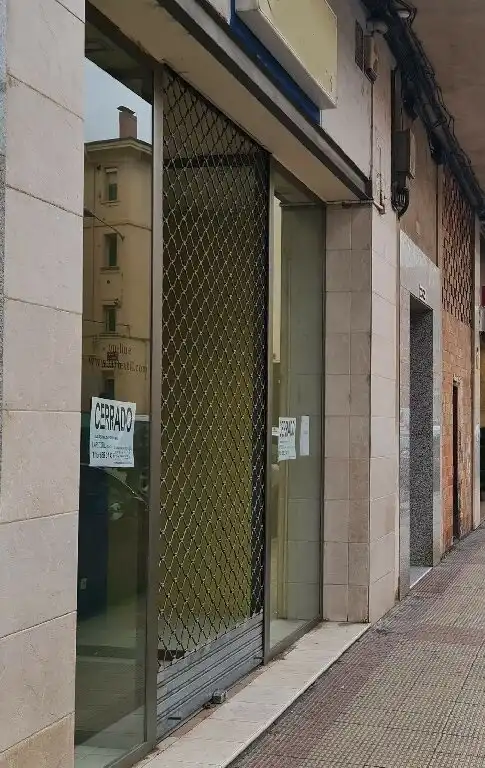 Vista exterior de Local de alquiler en  Logroño con Aire acondicionado