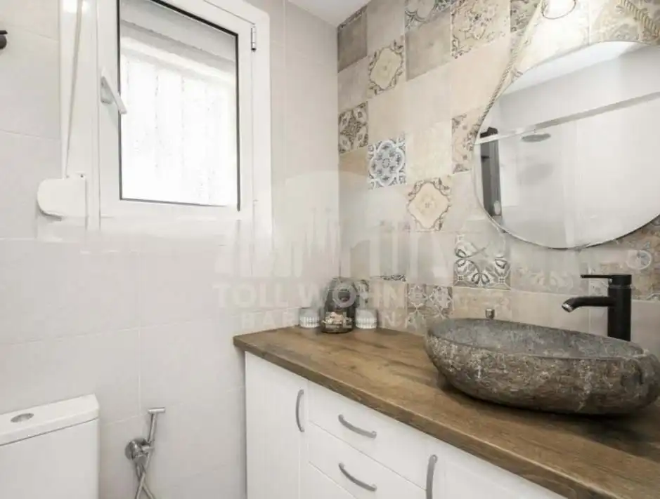 Baño de Piso en venta en Barcelona con Terraza, Amueblado y Balcón