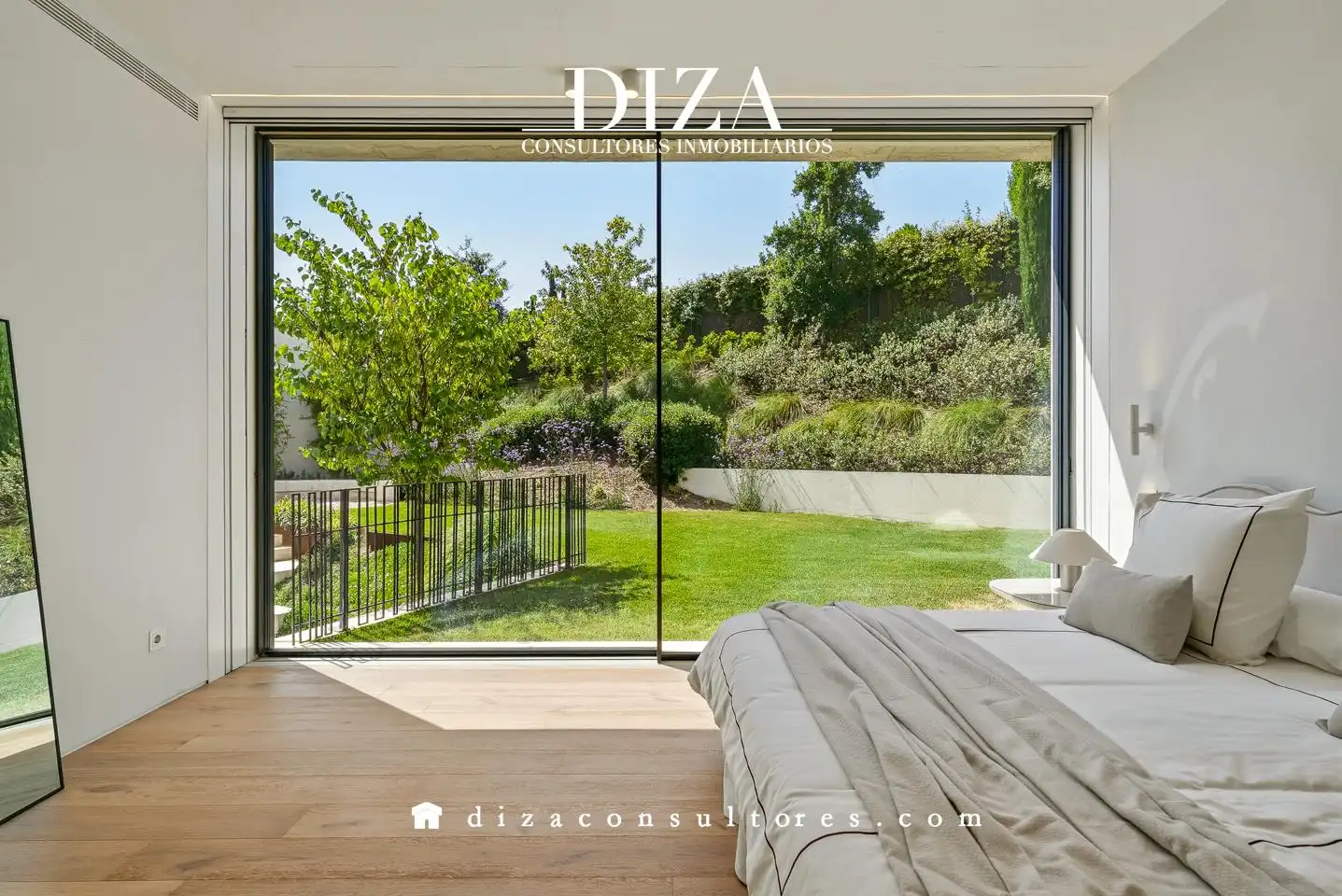 Habitación de Casa o chalet en venta en Pozuelo de Alarcón con Aire acondicionado, Calefacción y Jardín privado