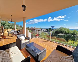Vista exterior de Planta baixa en venda en Marbella amb Aire condicionat, Terrassa i Piscina