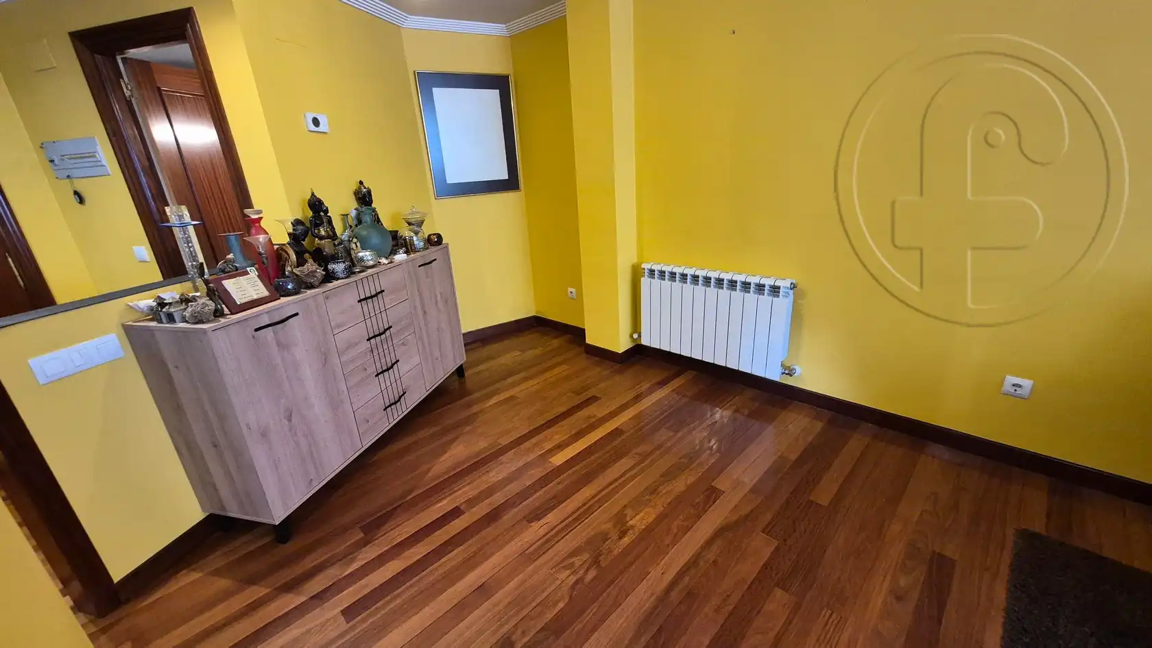 Piso en venta en Voto con Calefacción, Parquet y Amueblado