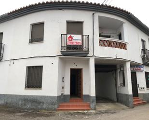 Exterior view of Single-family semi-detached for sale in Salvatierra de Santiago