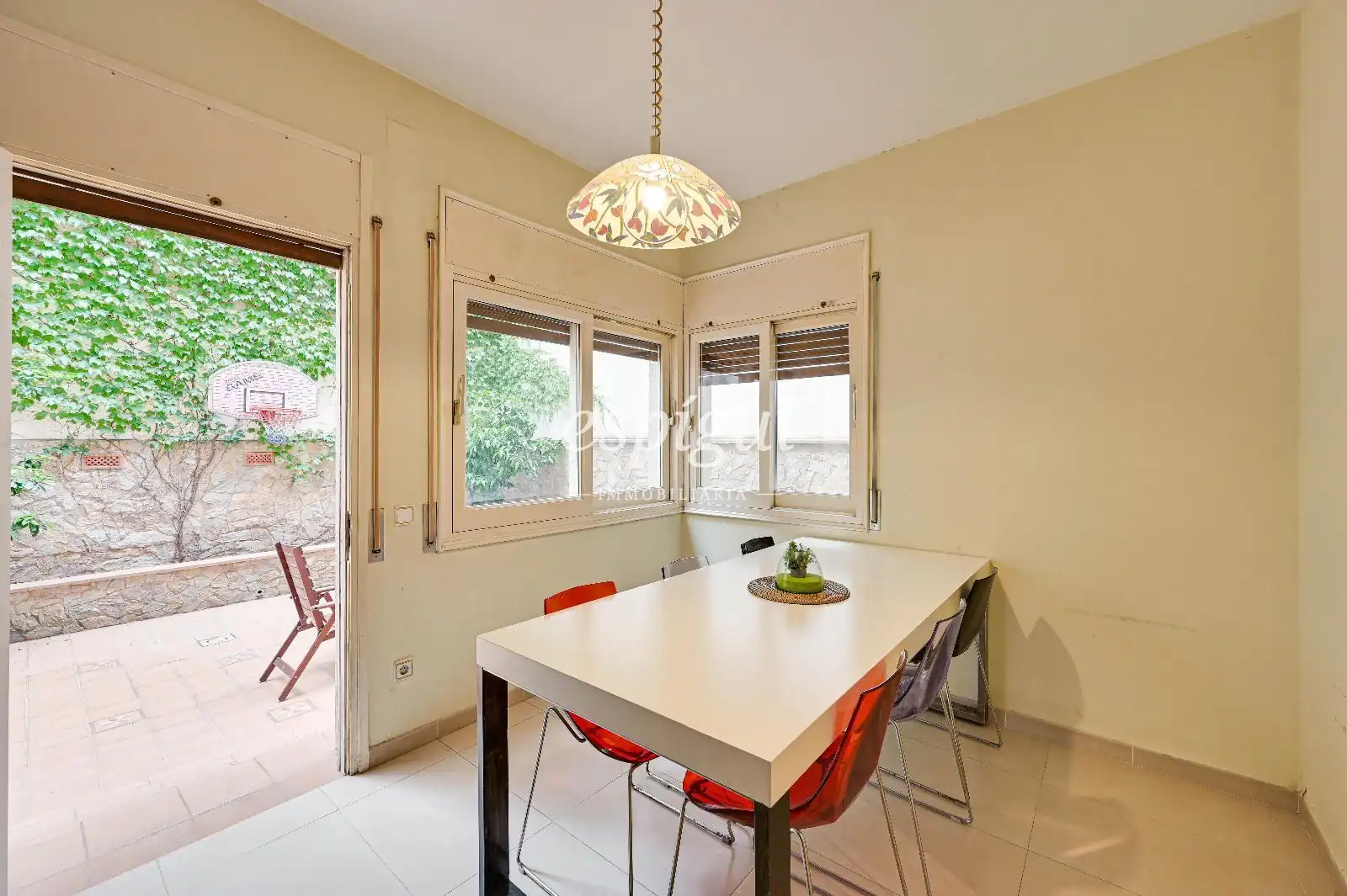 Comedor de Piso en venta en Girona con Calefacción, Terraza y Amueblado