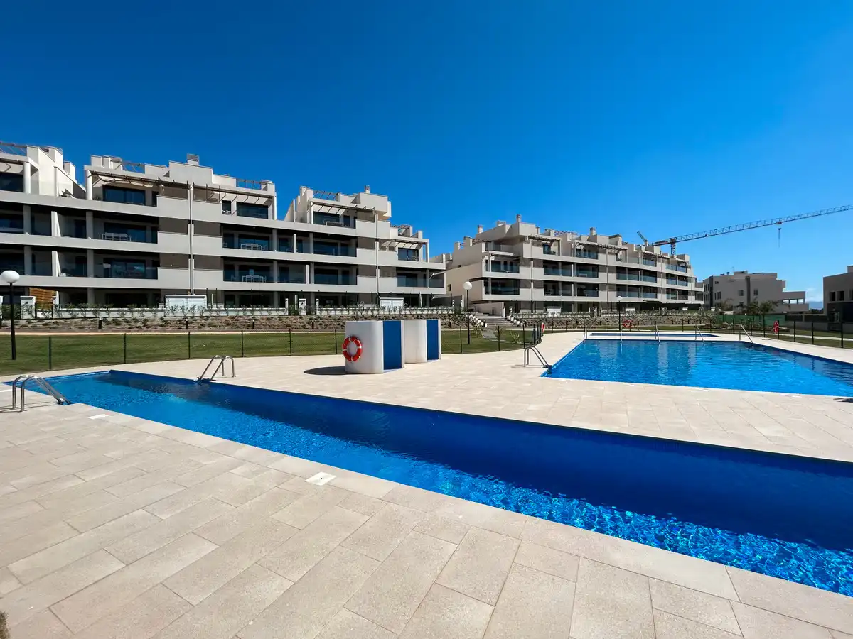 Piscina de Pis en venda en Almería