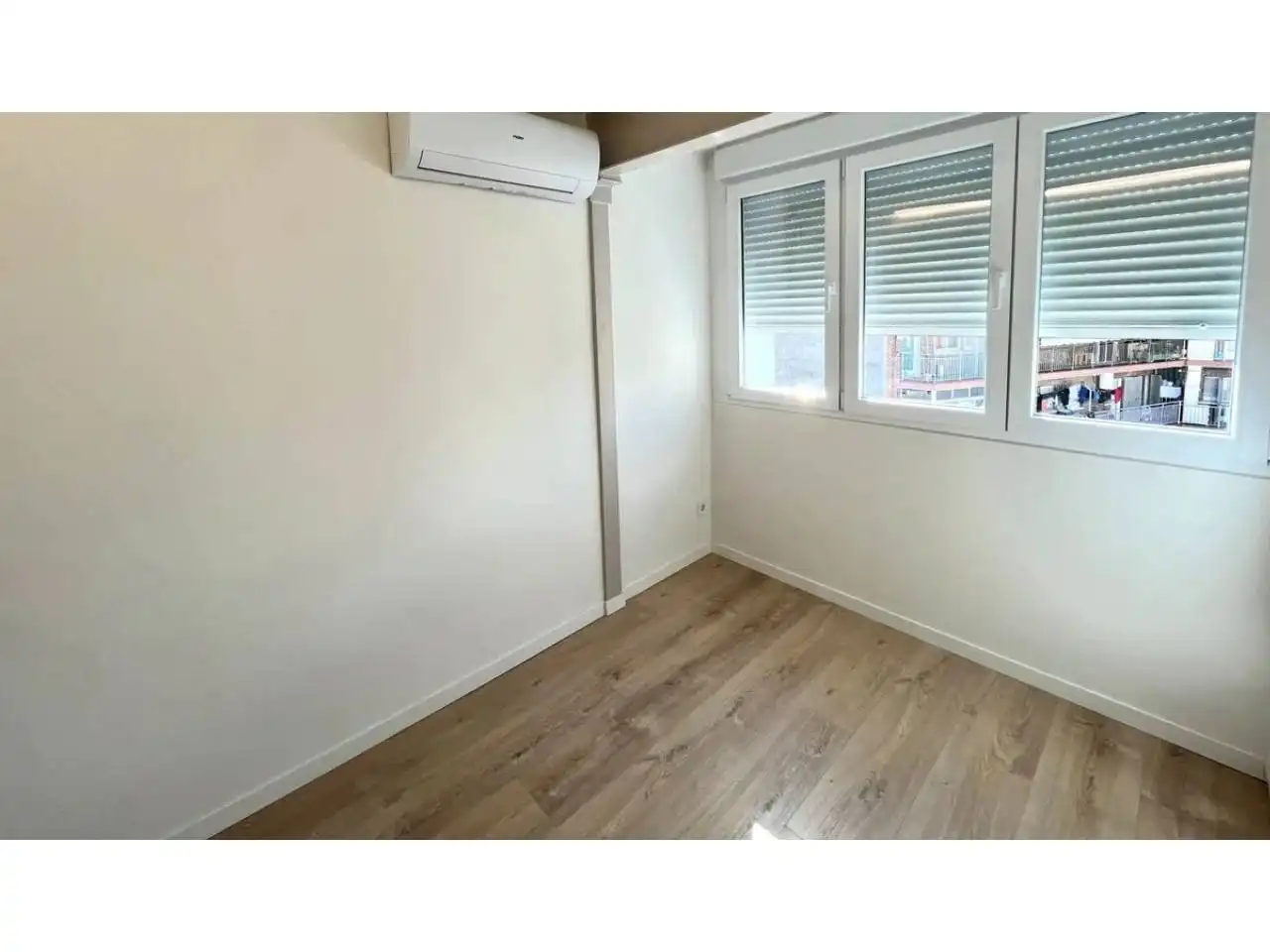 Schlafzimmer von Wohnung zum Verkauf in Sant Joan Despí mit Klimaanlage, Heizung und Parkett
