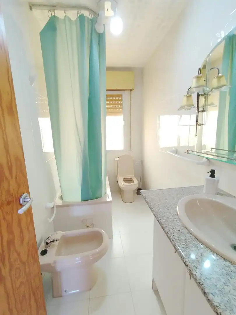 Bathroom of Flat for rent in Villa de Otura, Granada