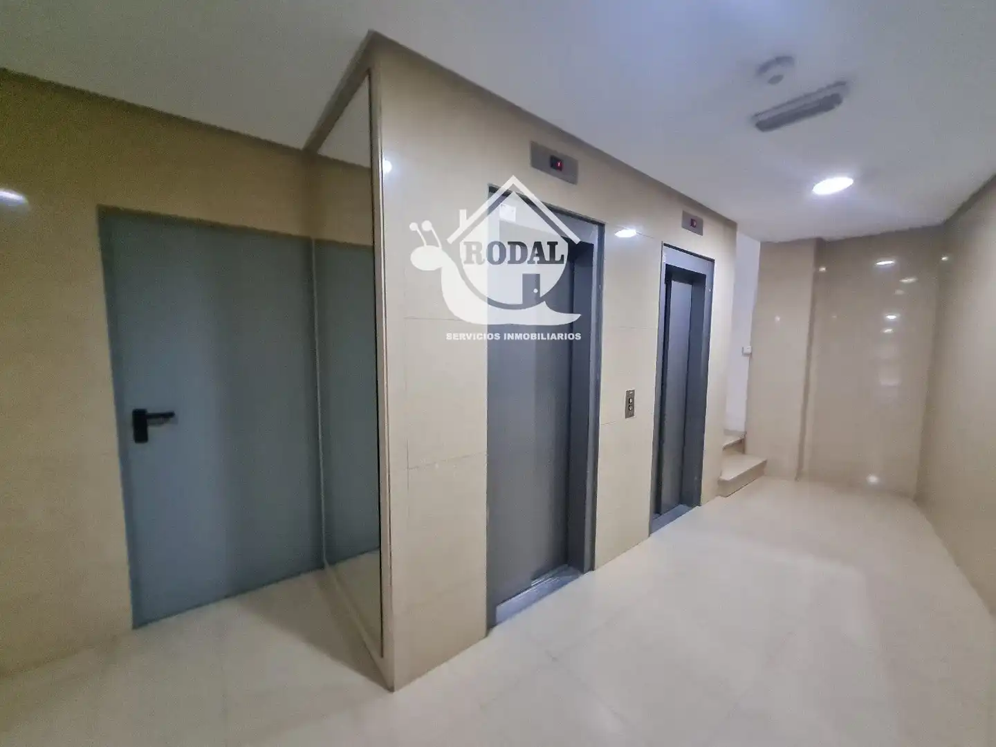 Piso en venta en Almería con Calefacción, Amueblado y Horno
