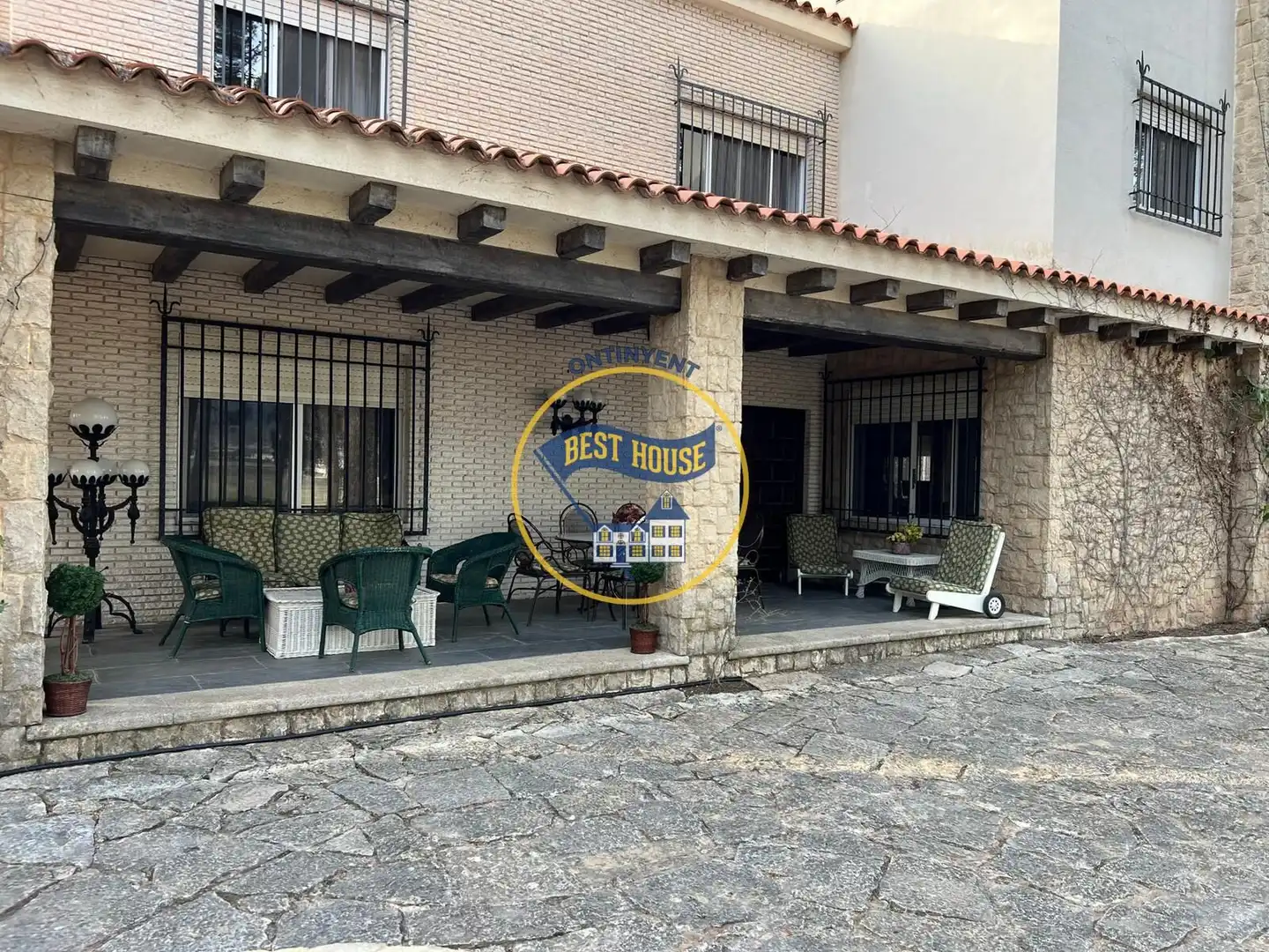 Vista exterior de Casa o xalet en venda en Fontanars dels Alforins amb Jardí privat, Piscina i Moblat
