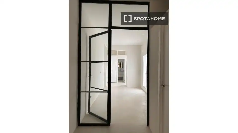 Flat for rent in Madrid  with Air Conditioner, Heating and Furnished