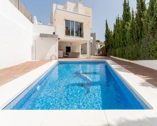 Swimming pool of House or chalet for sale in Fuengirola  with Air Conditioner, Private garden and Swimming Pool