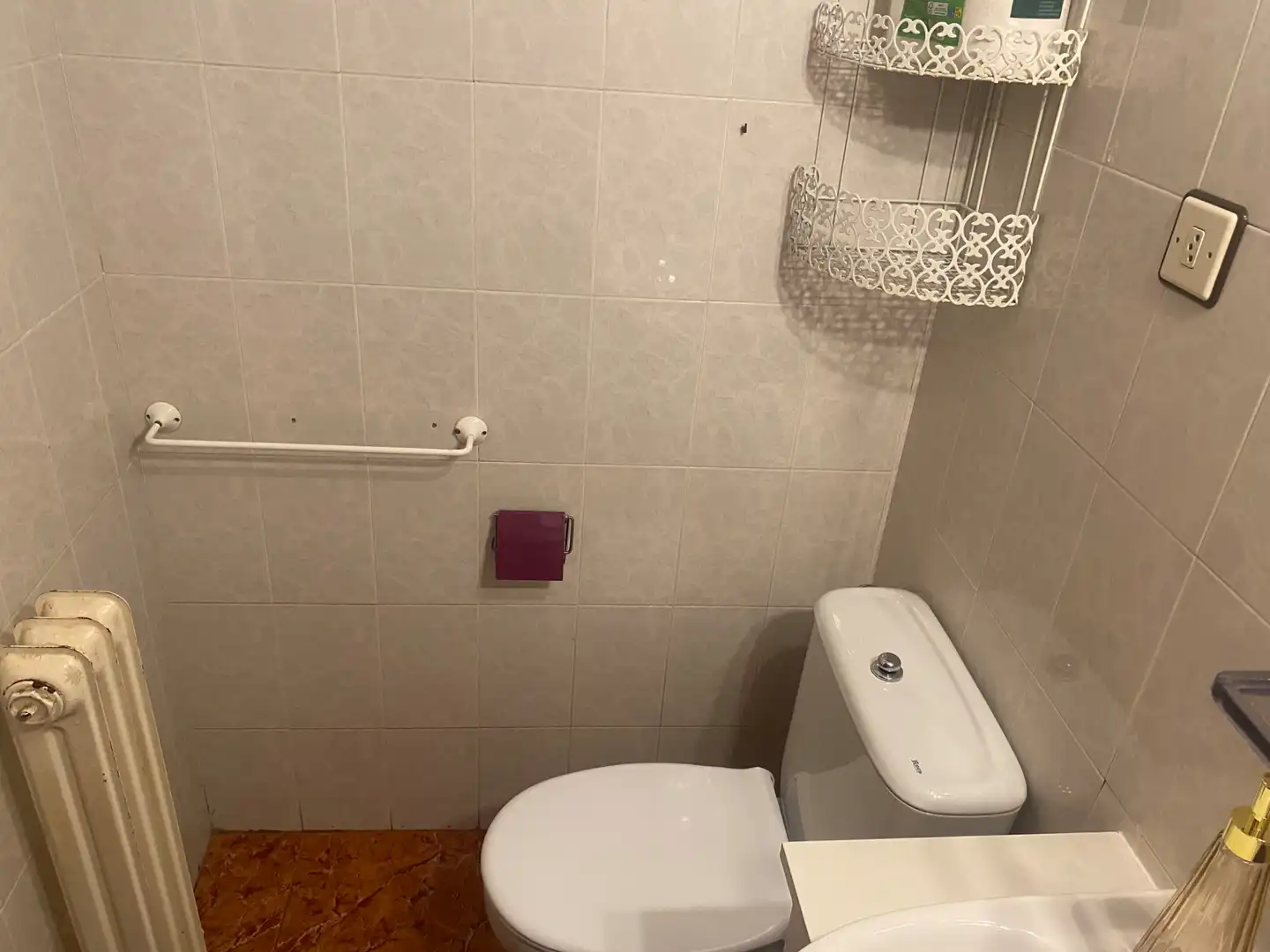 Bany de Pis de lloguer en Huesca amb Calefacció, Terrassa i Piscina
