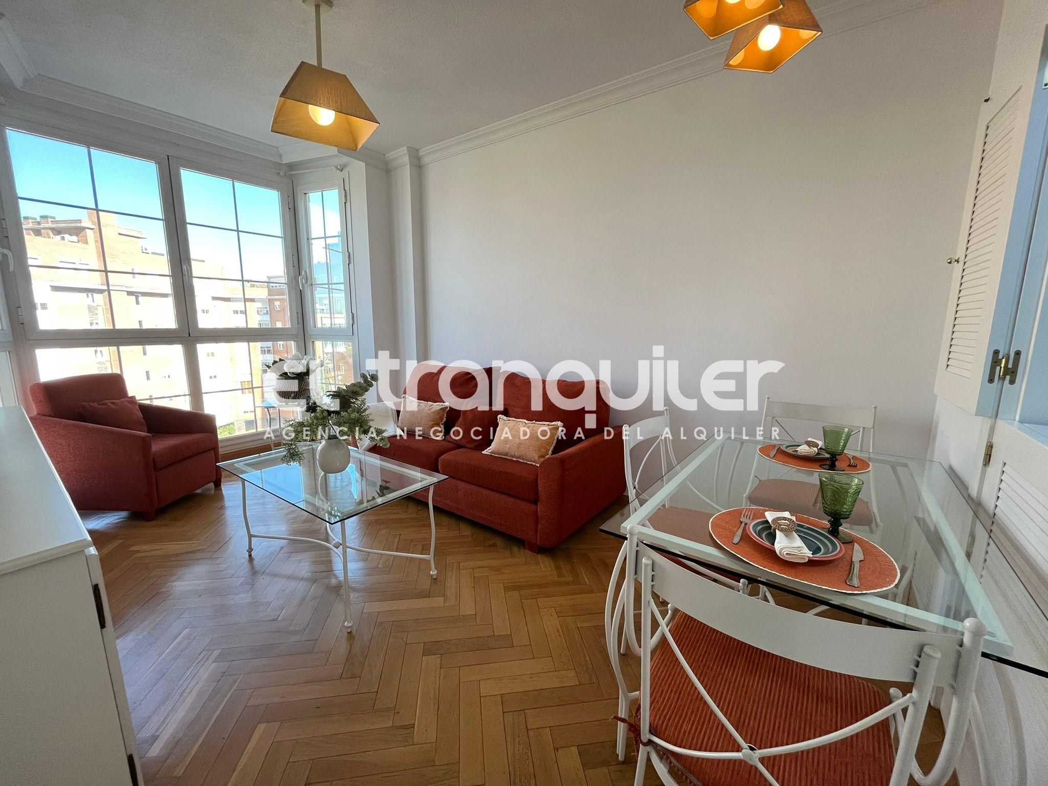 Sala d'estar de Pis de lloguer en  Madrid Capital amb Aire condicionat, Traster i Piscina