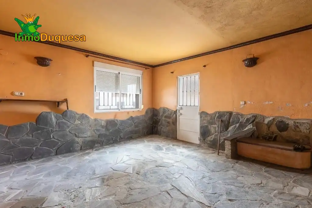 Casa adosada en venta en Granada con Aire acondicionado, Calefacción y Jardín privado