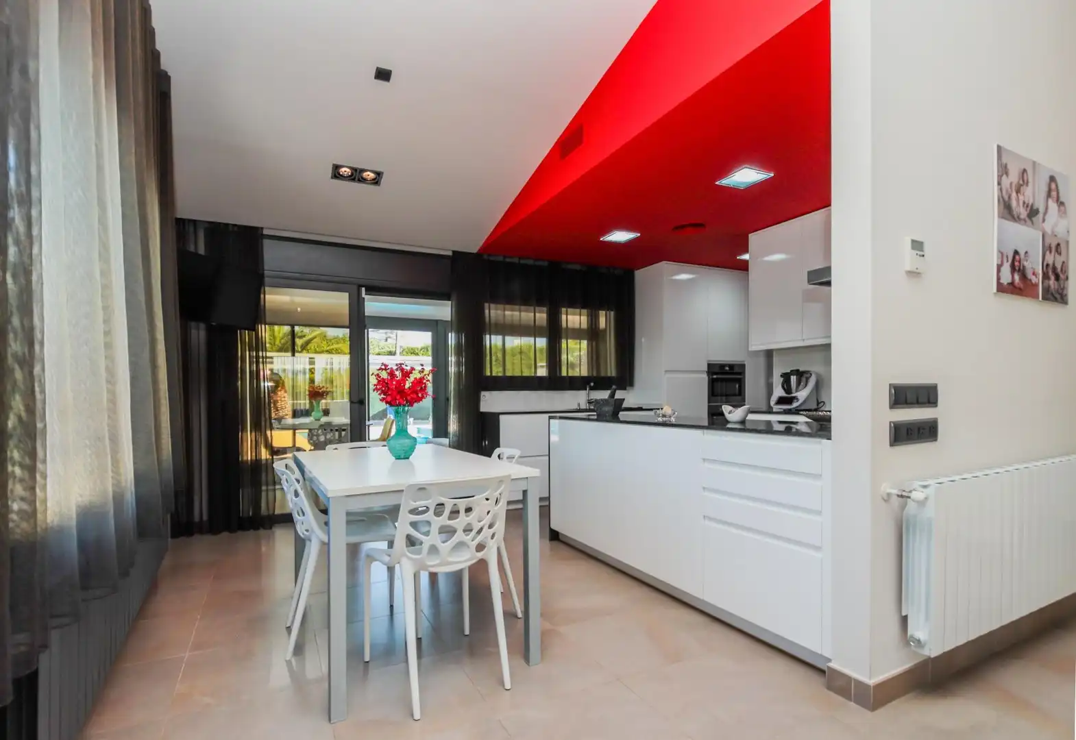 Cuina de Casa o xalet en venda en Tortosa amb Aire condicionat, Jardí privat i Terrassa