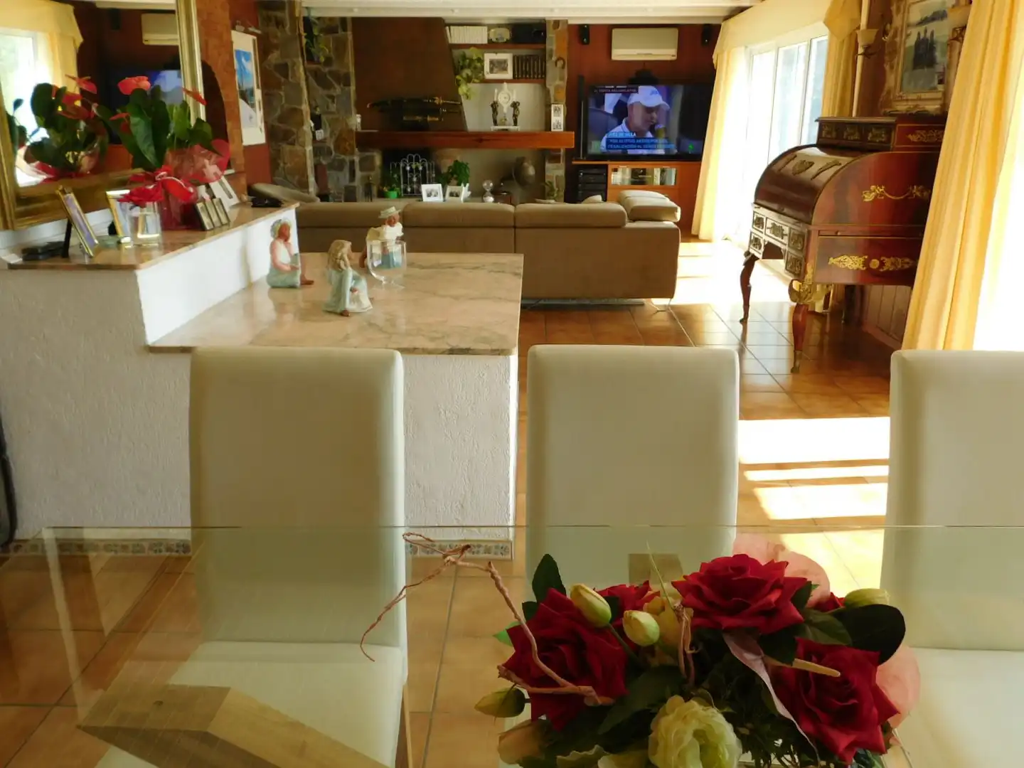 Menjador de Casa o xalet en venda en Roses amb Aire condicionat, Jardí privat i Terrassa