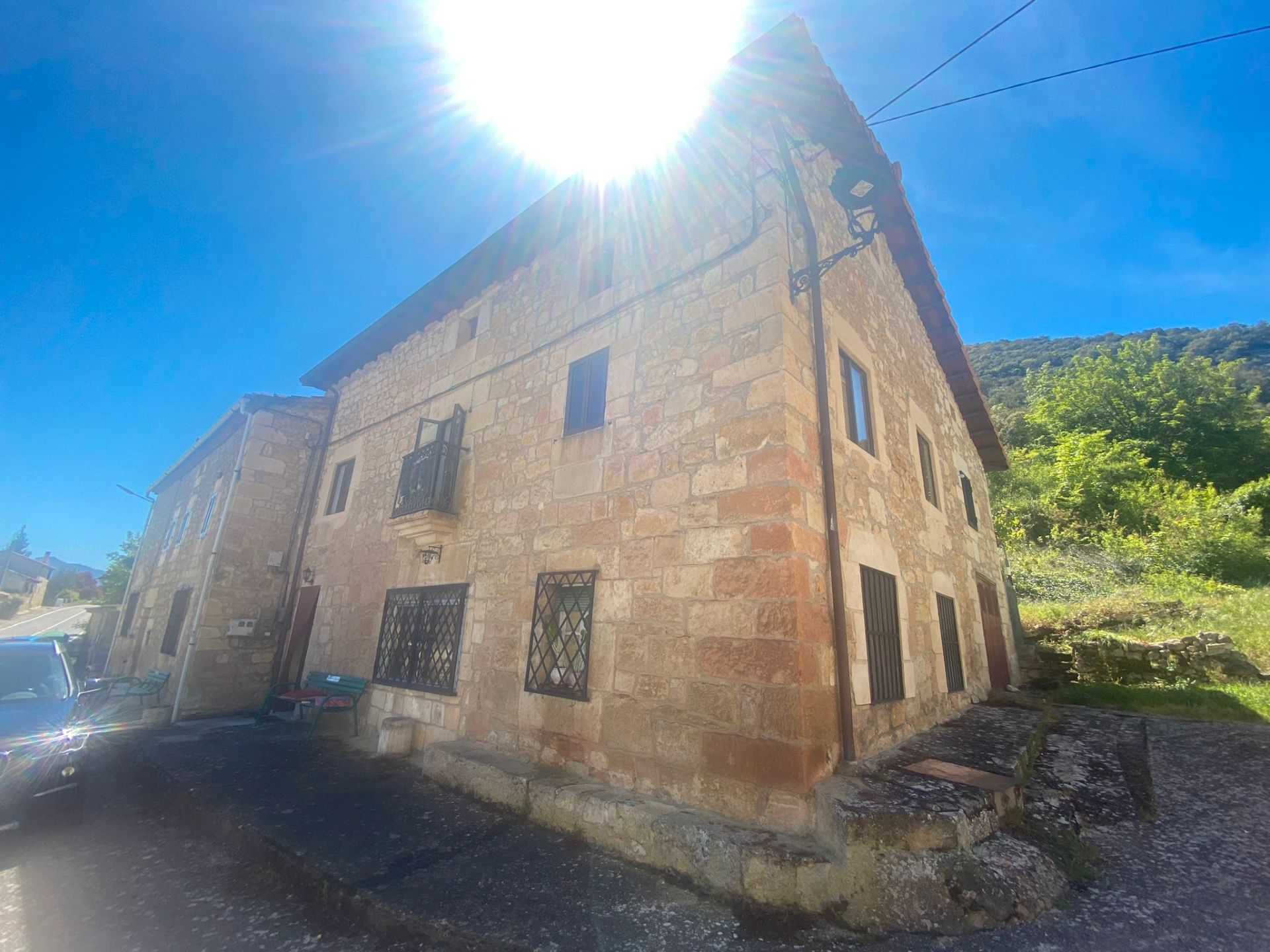 Vista exterior de Casa o xalet en venda en Merindad de Valdivielso amb Moblat