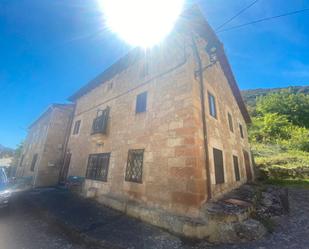 Vista exterior de Casa o xalet en venda en Merindad de Valdivielso amb Moblat