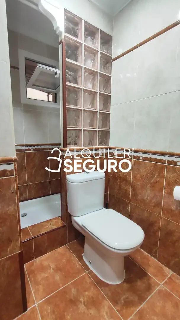 Bathroom of Flat for rent in Valencia  with Terrace and Furnished
