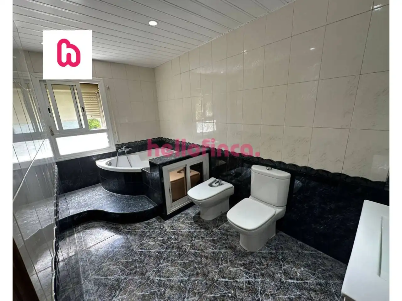 Baño de Piso en venta en Terrassa con Trastero y Alarma