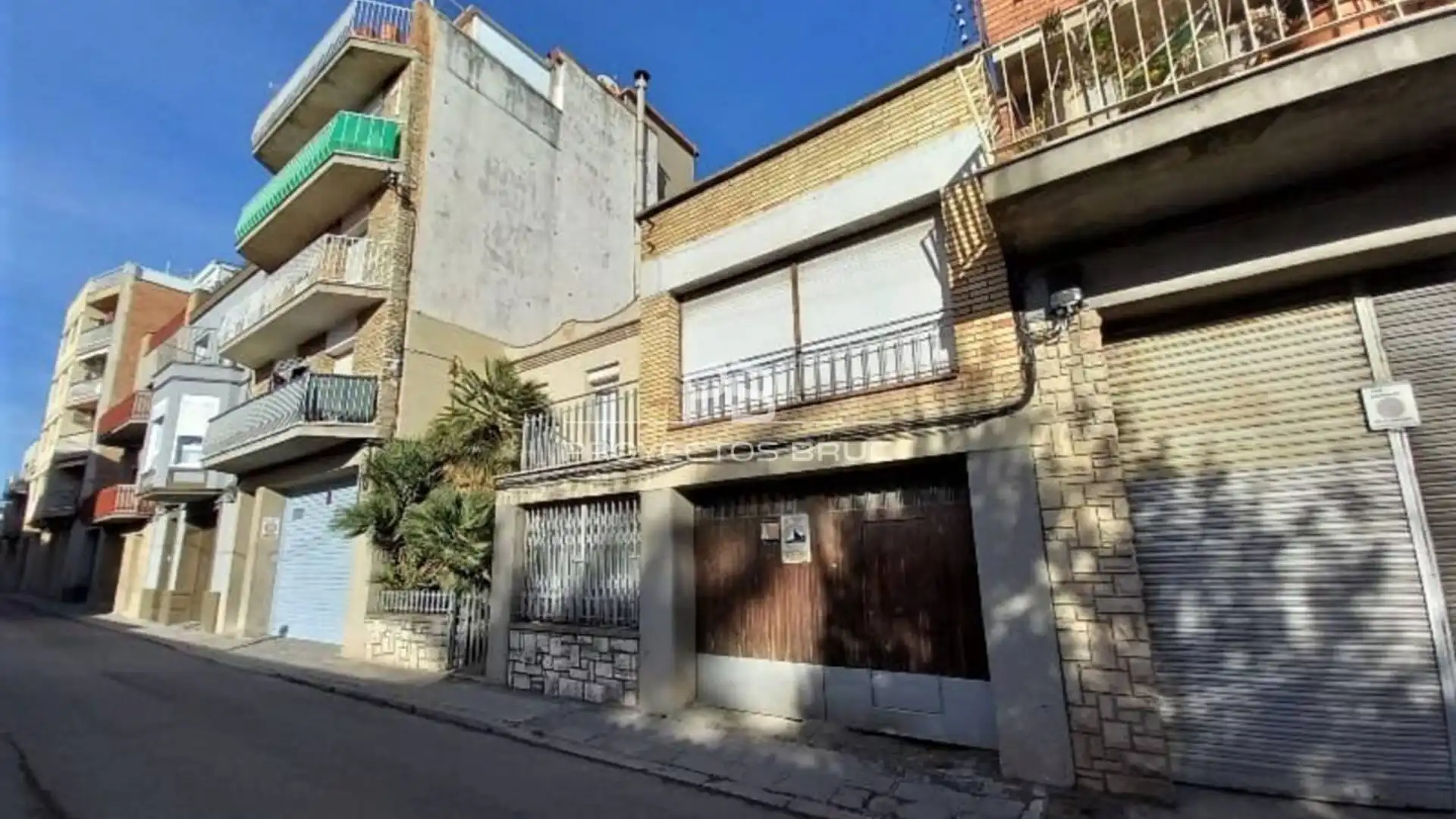 Vista exterior de Casa adosada en venta en Igualada con Terraza