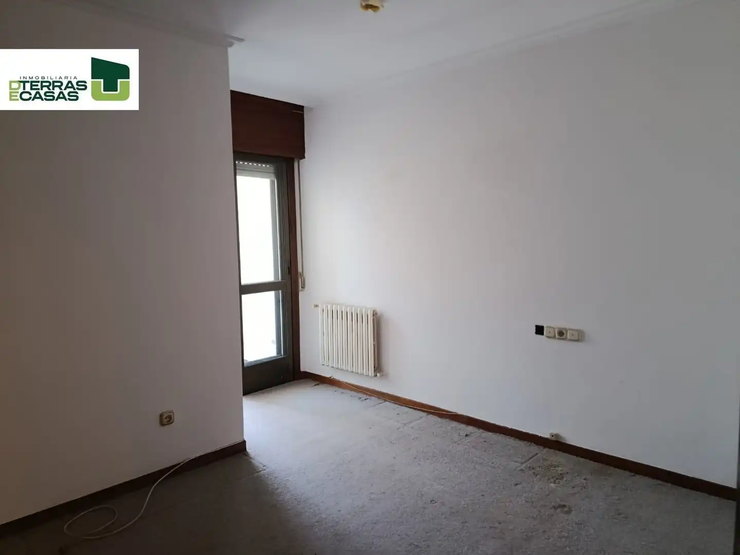 Piso en venta en Pontevedra Capital  con Calefacción, Terraza y Trastero