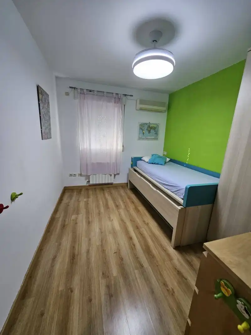 Dormitori de Casa o xalet de lloguer en Cáceres amb Aire condicionat, Calefacció i Parquet