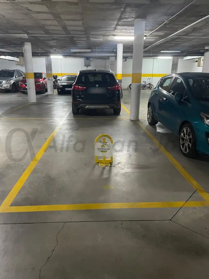 Parking of Garage for rent in La Rinconada