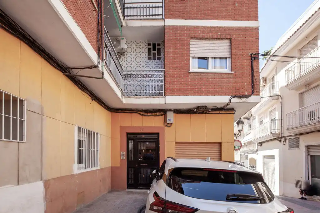 Vista exterior de Local en venta en Paterna