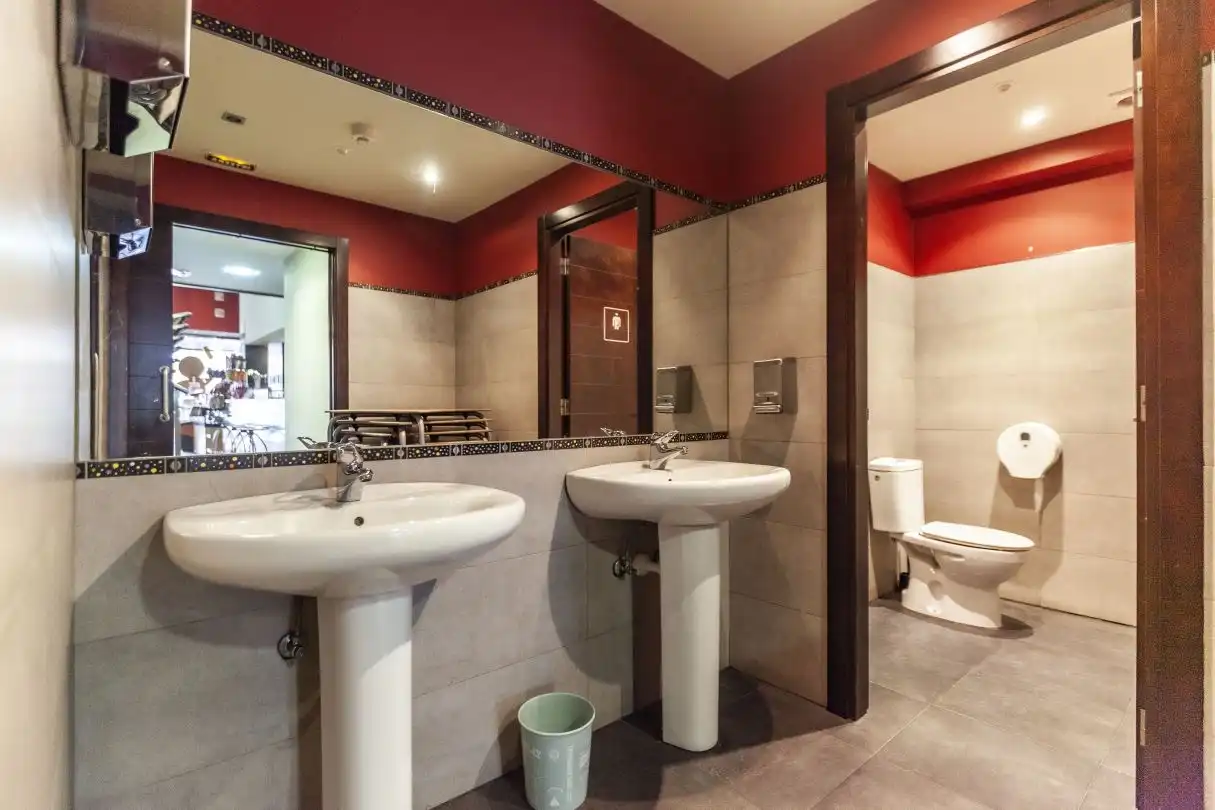 Baño de Local en venta en Urnieta con Aire acondicionado
