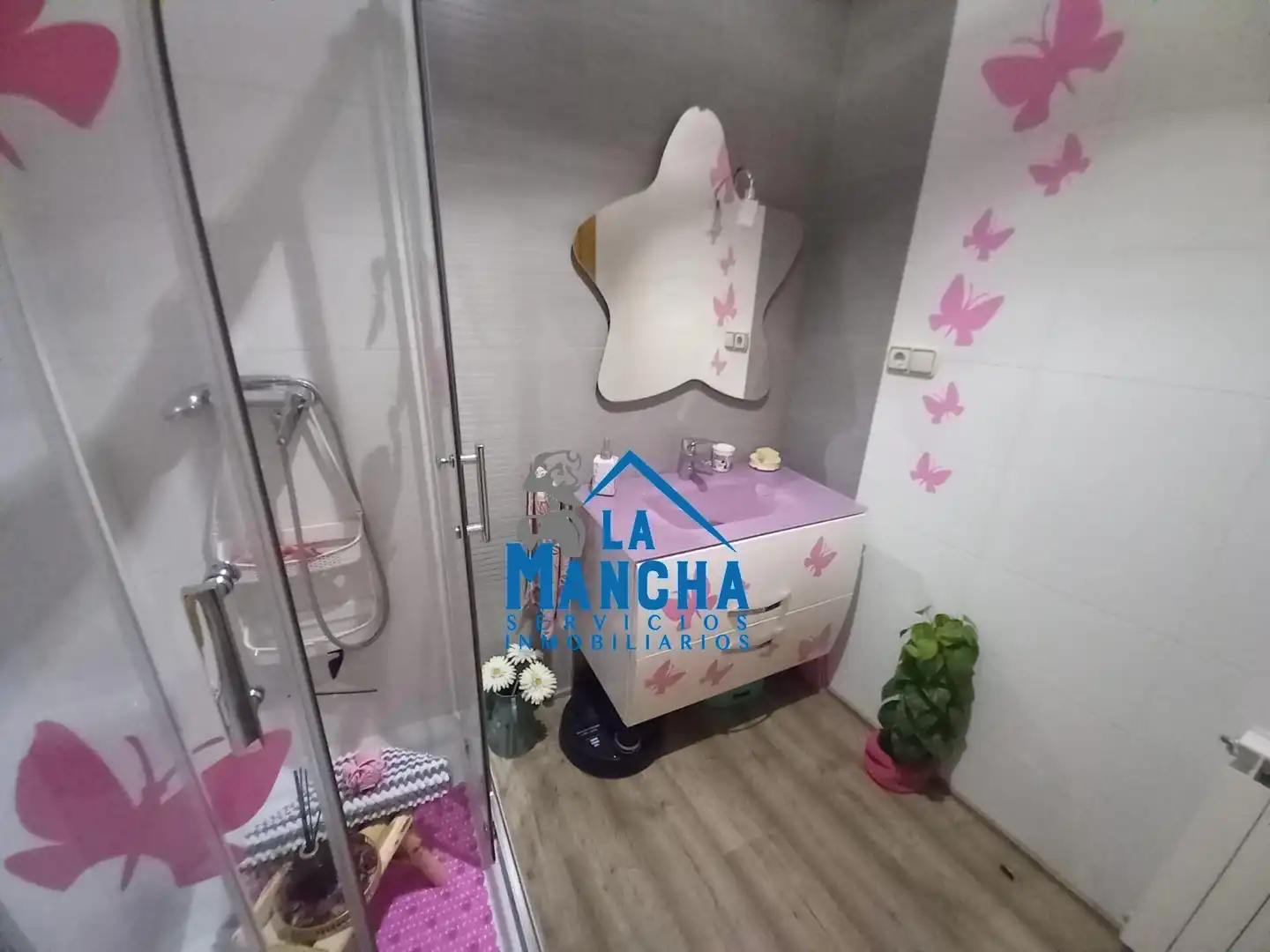 Bany de Pis en venda en Albacete amb Calefacció, Moblat i Balcó