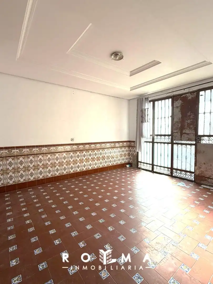 Casa adosada en venta en Dos Hermanas con Terraza y Trastero