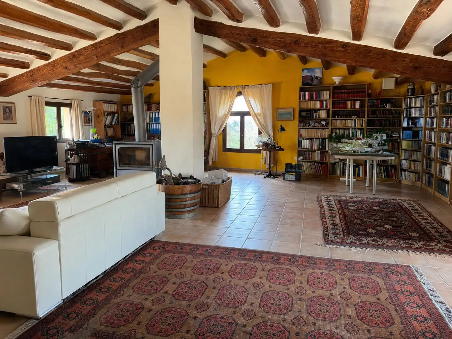 Sala d'estar de Finca rústica en venda en El Molar (Tarragona) amb Calefacció, Terrassa i Piscina