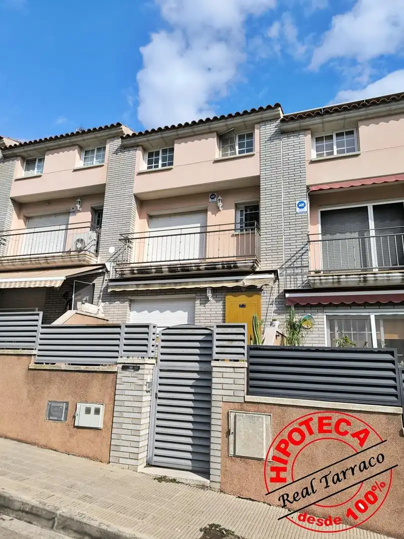 Vista exterior de Casa adosada en venta en Calafell con Piscina comunitaria