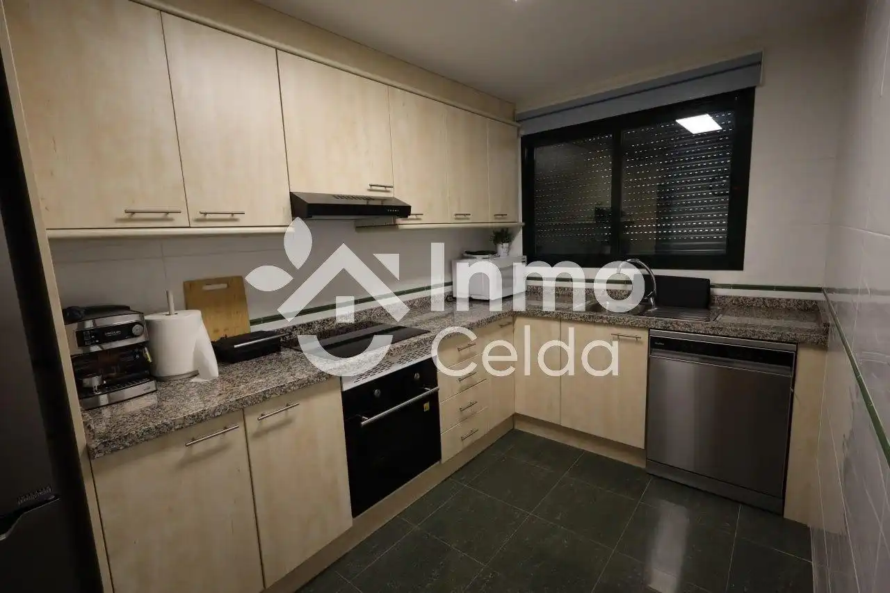 Cocina de Casa adosada en venta en Chiva con Aire acondicionado, Calefacción y Terraza