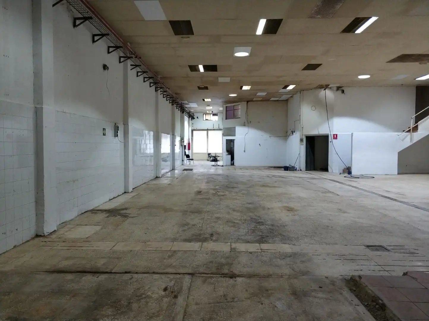 Nave industrial in vendita a Avenida Hermanos Bou, imagen 4