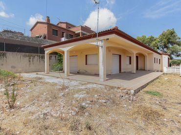 Villa in vendita a Avda Can Trabal