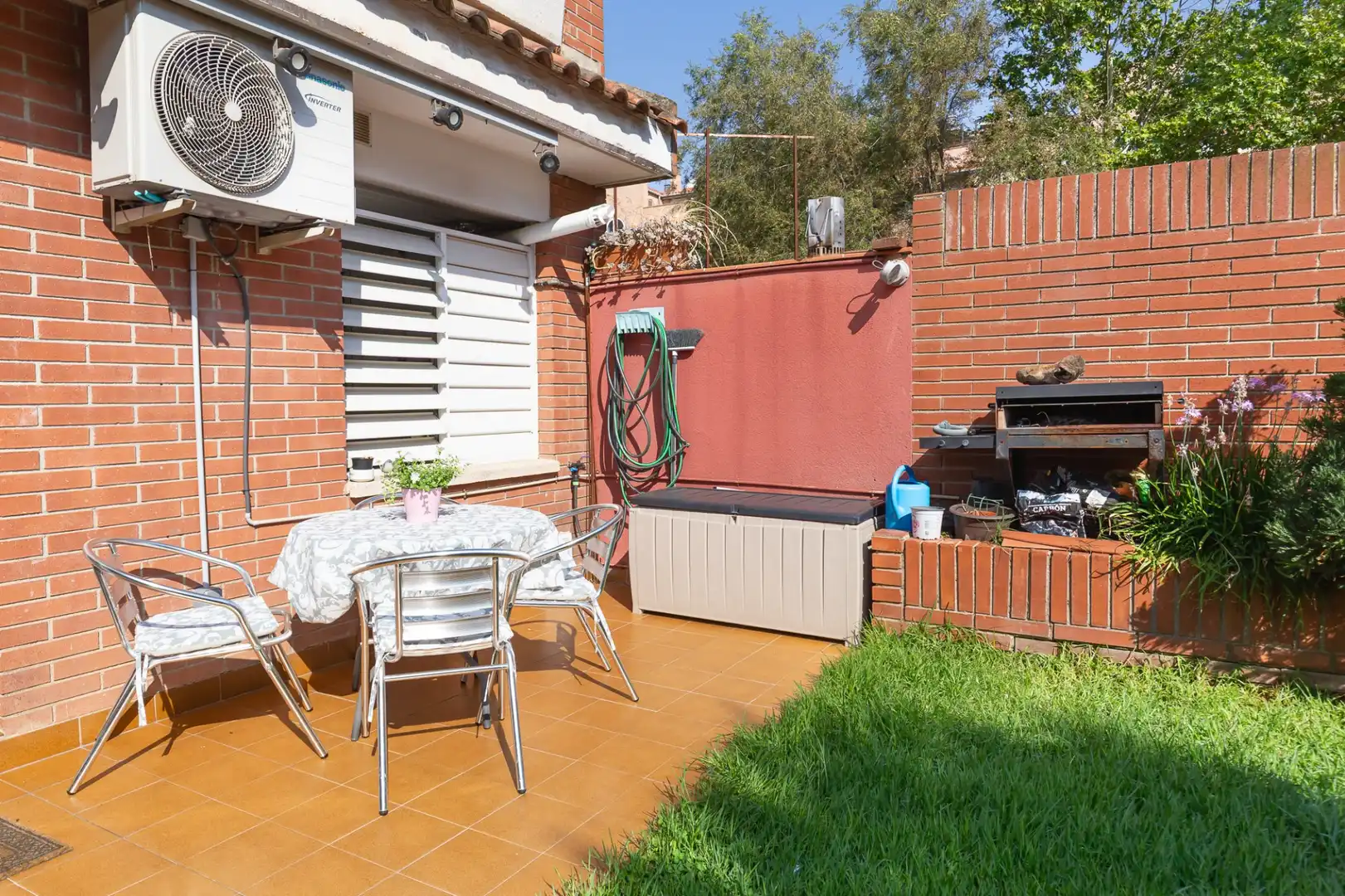 Terrasse von Erdgeschoss zum Verkauf in Rubí mit Klimaanlage, Heizung und Terrasse