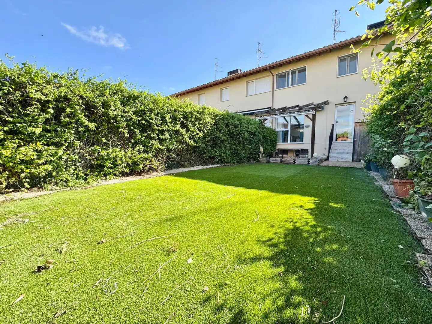 Jardín de Casa adosada en venta en Anguciana con Jardín privado