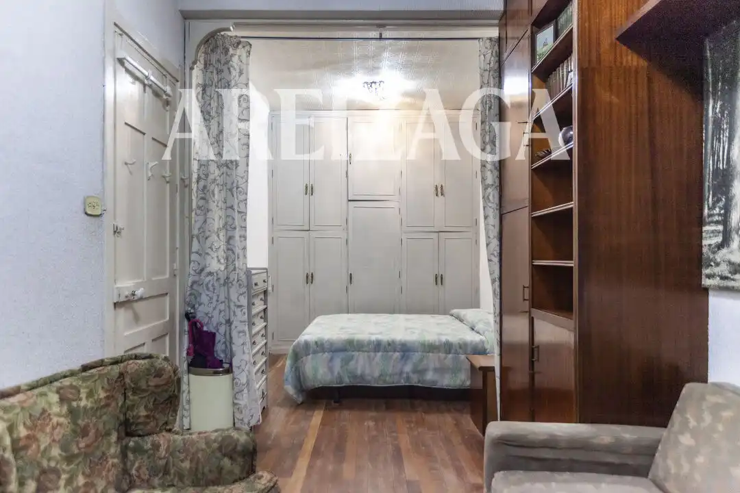 Habitación de Piso en venta en Donostia - San Sebastián  con Calefacción y Balcón