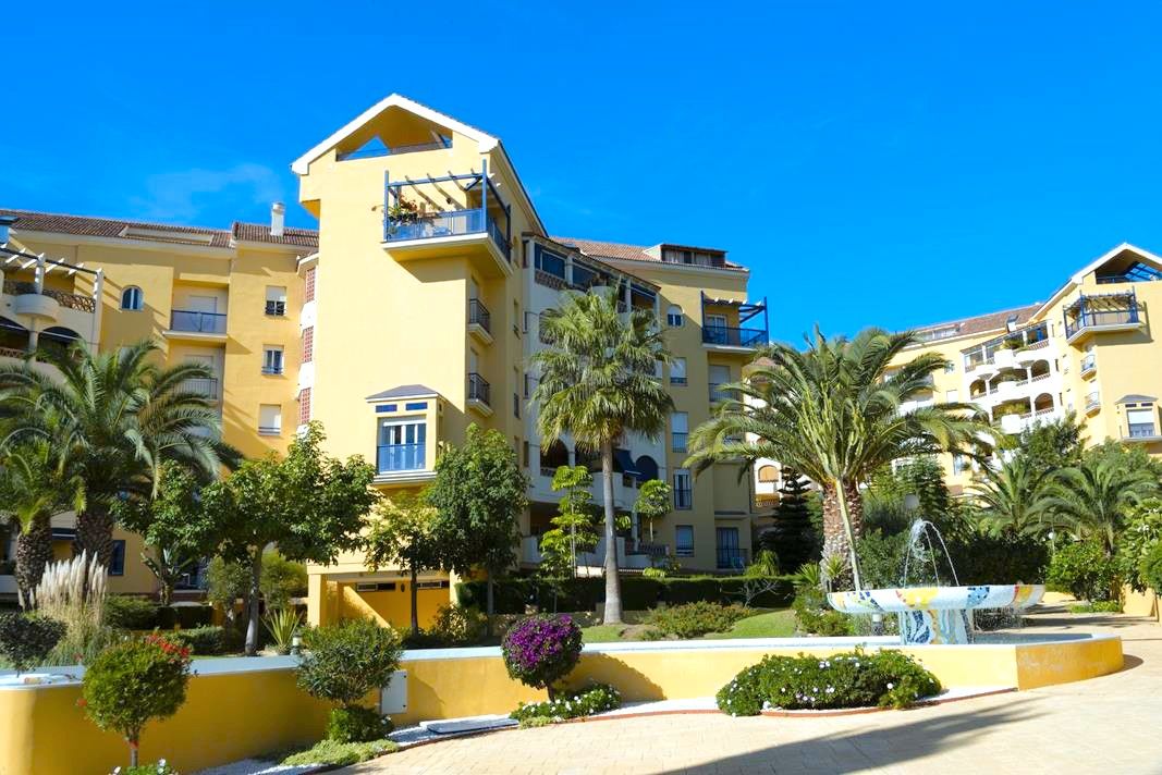 Exterior view of Flat for sale in Benalmádena  with Air Conditioner, Heating and Terrace